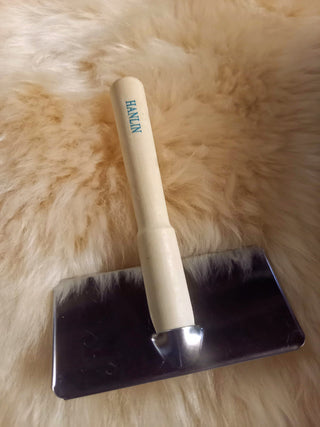Hanlin Sheepskin Rug Brush