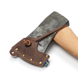 Hults Bruk Pjaltan hatchet with leather mask.